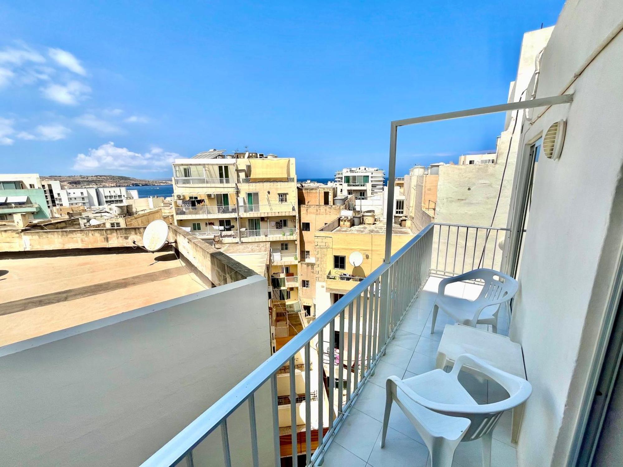 Spacious 2Br Penthouse With A Large Front-Terrace - Close To Bugibba Perched Beach San Pawl il-Baħar Extérieur photo